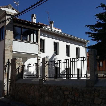Hotel Casa Del Cura à Las Navas del Marqués Extérieur photo