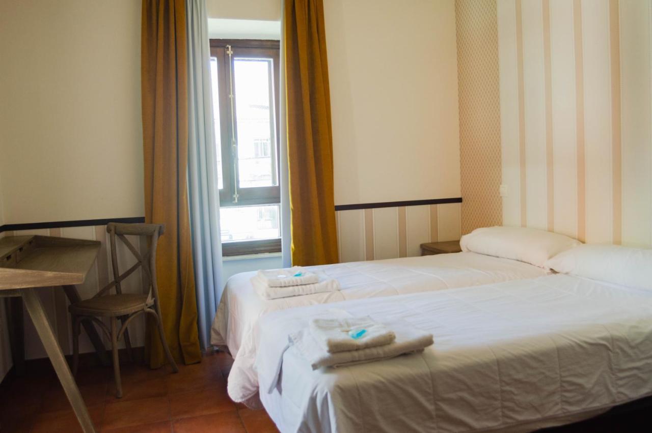 Hotel Casa Del Cura à Las Navas del Marqués Extérieur photo