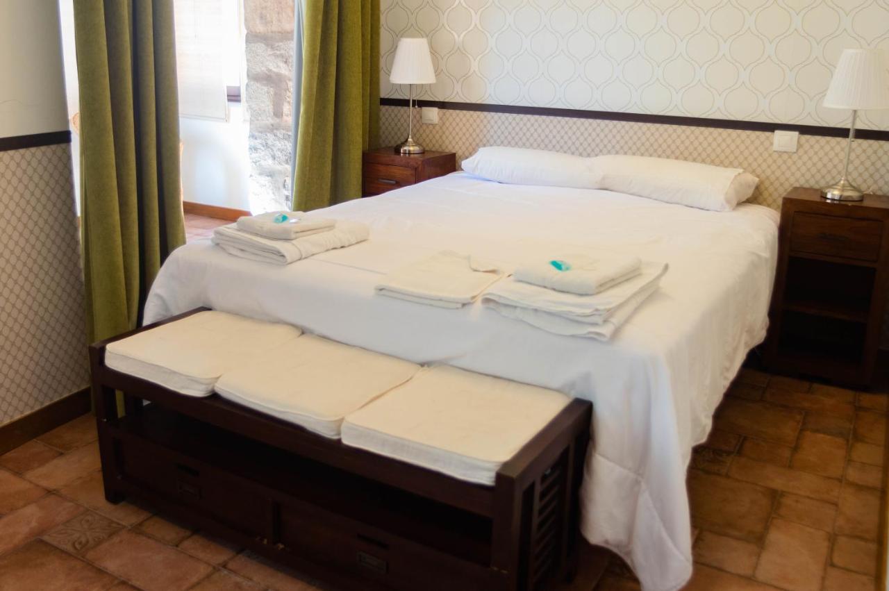 Hotel Casa Del Cura à Las Navas del Marqués Extérieur photo