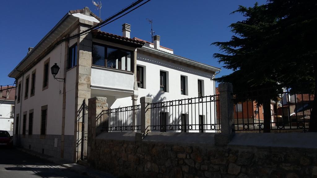 Hotel Casa Del Cura à Las Navas del Marqués Extérieur photo